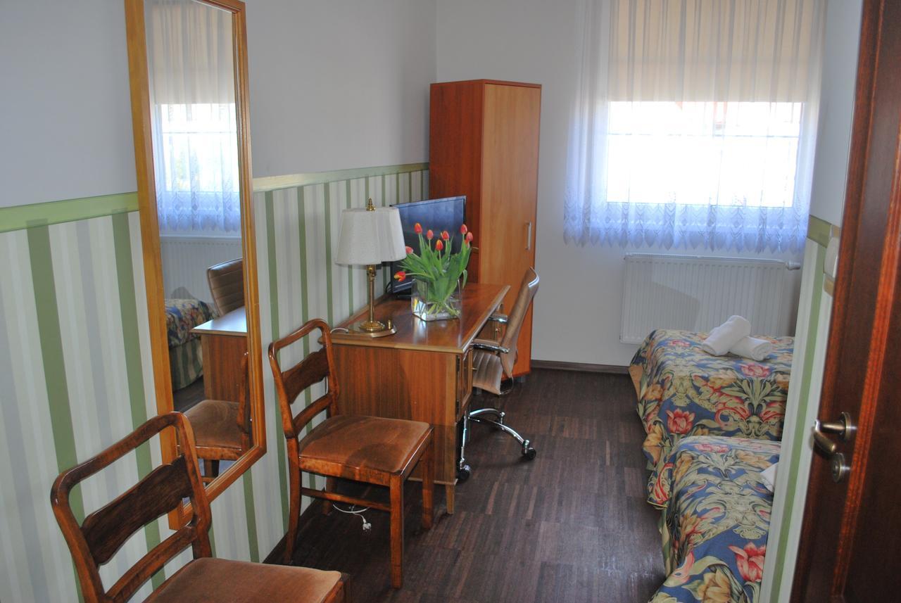 Noclegi Helios & Hotelowa Wieluń Εξωτερικό φωτογραφία