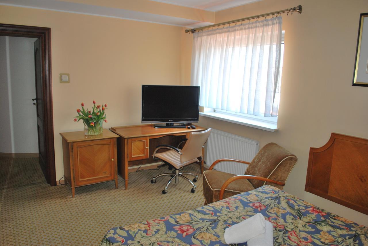 Noclegi Helios & Hotelowa Wieluń Εξωτερικό φωτογραφία